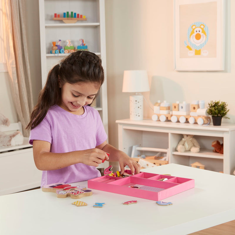 Minnie Mouse Magnetic Dress-Up