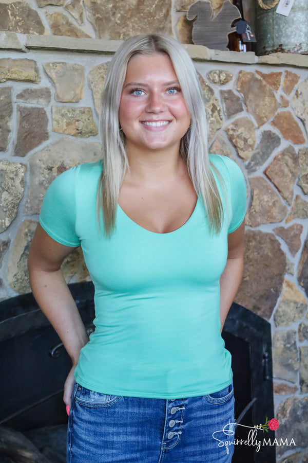 Larissa V-Neck Mid Sleeve T- Mint